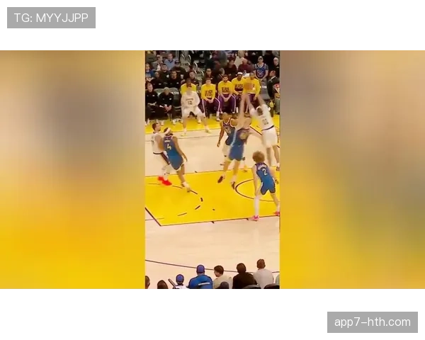 更衣室故事：猛龙队赛前重点演练如何防守东契奇与欧文的挡拆